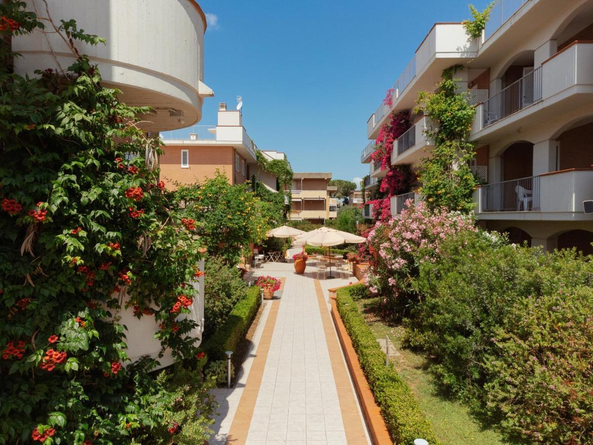 Hotel I Cinque Pini Follonica Exterior foto