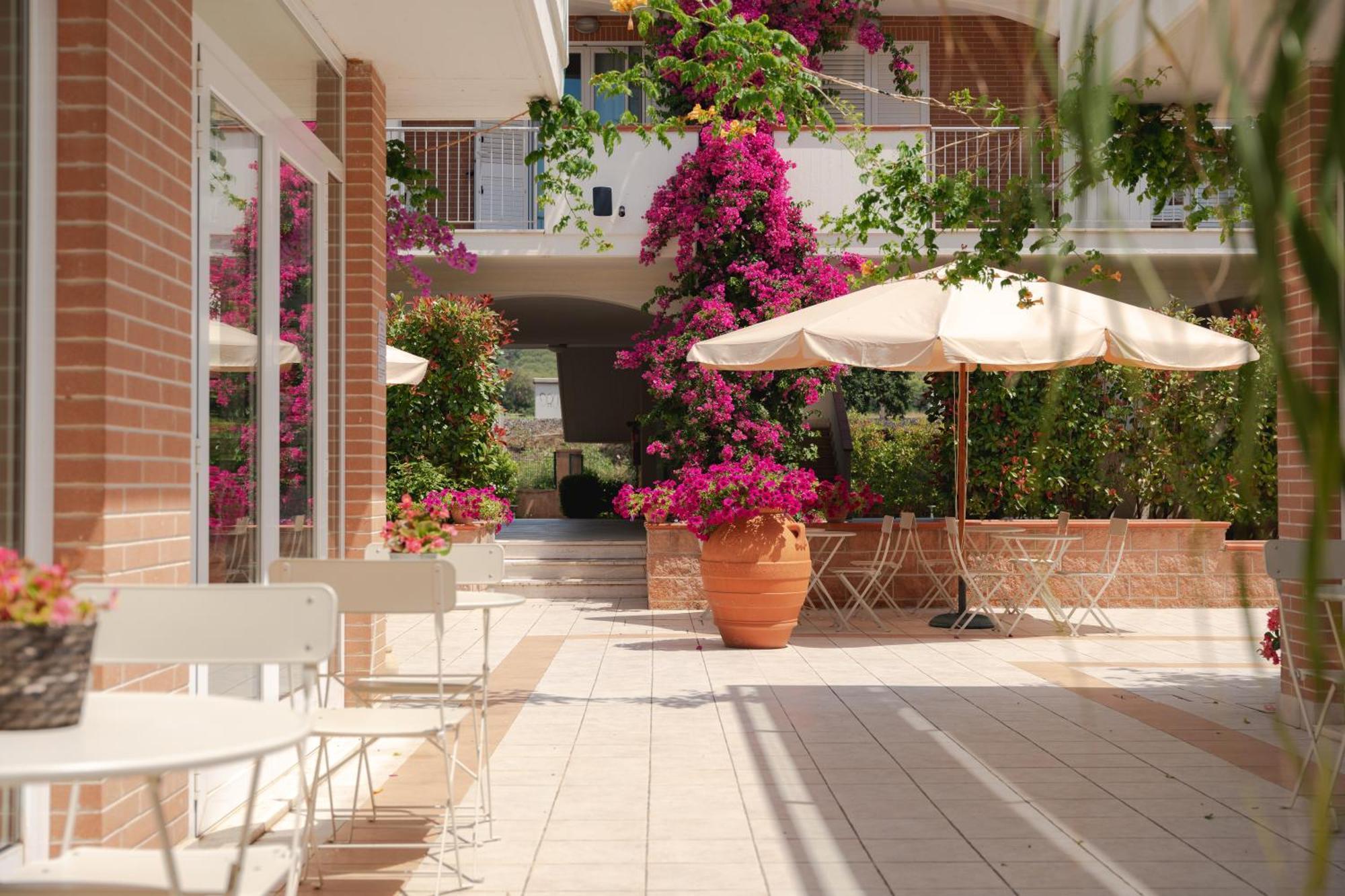 Hotel I Cinque Pini Follonica Exterior foto